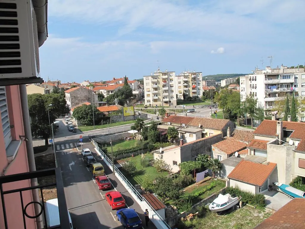 Apartment Pula Center - Near The Central Bus Station
